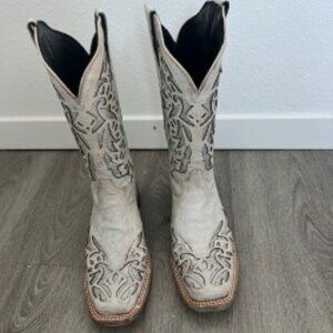Women's Cowboy boots, size 8B, JB Dillon, white